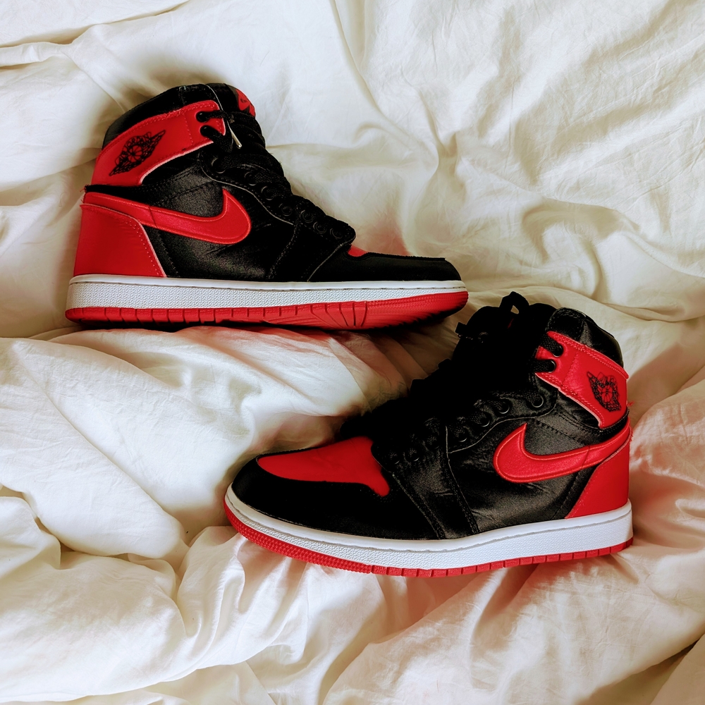 Nike Air Jordan 1 Retro High OG Black Red Sneakers